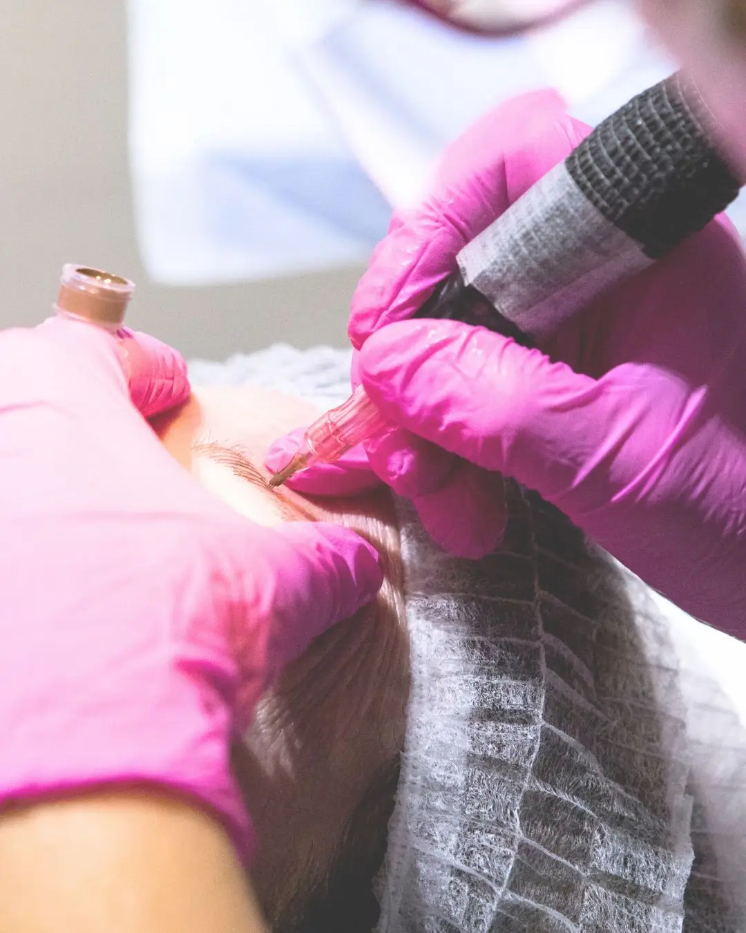 Resultado micropigmentación labios natural antes y después Barcelona